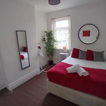 Large Family Home Central Location 3 Double Bedrooms And 1 Single Bedroom Cardiff Zewnętrze zdjęcie