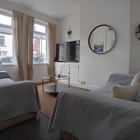 Large Family Home Central Location 3 Double Bedrooms And 1 Single Bedroom Cardiff Zewnętrze zdjęcie