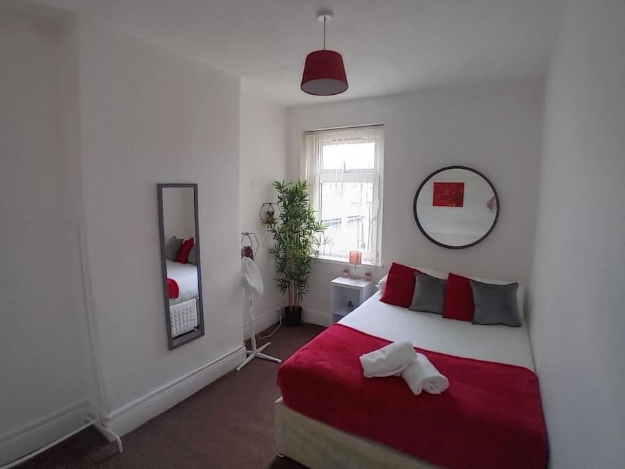 Large Family Home Central Location 3 Double Bedrooms And 1 Single Bedroom Cardiff Zewnętrze zdjęcie