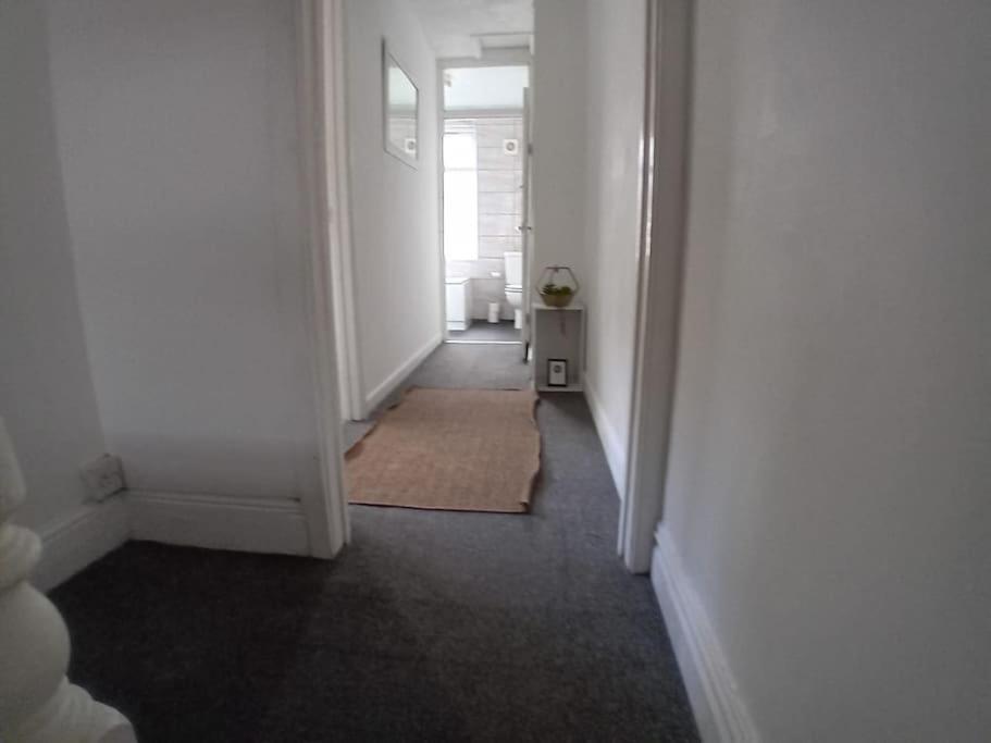 Large Family Home Central Location 3 Double Bedrooms And 1 Single Bedroom Cardiff Zewnętrze zdjęcie