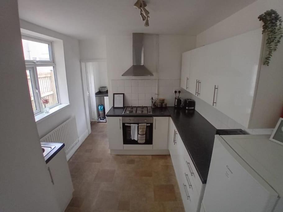 Large Family Home Central Location 3 Double Bedrooms And 1 Single Bedroom Cardiff Zewnętrze zdjęcie