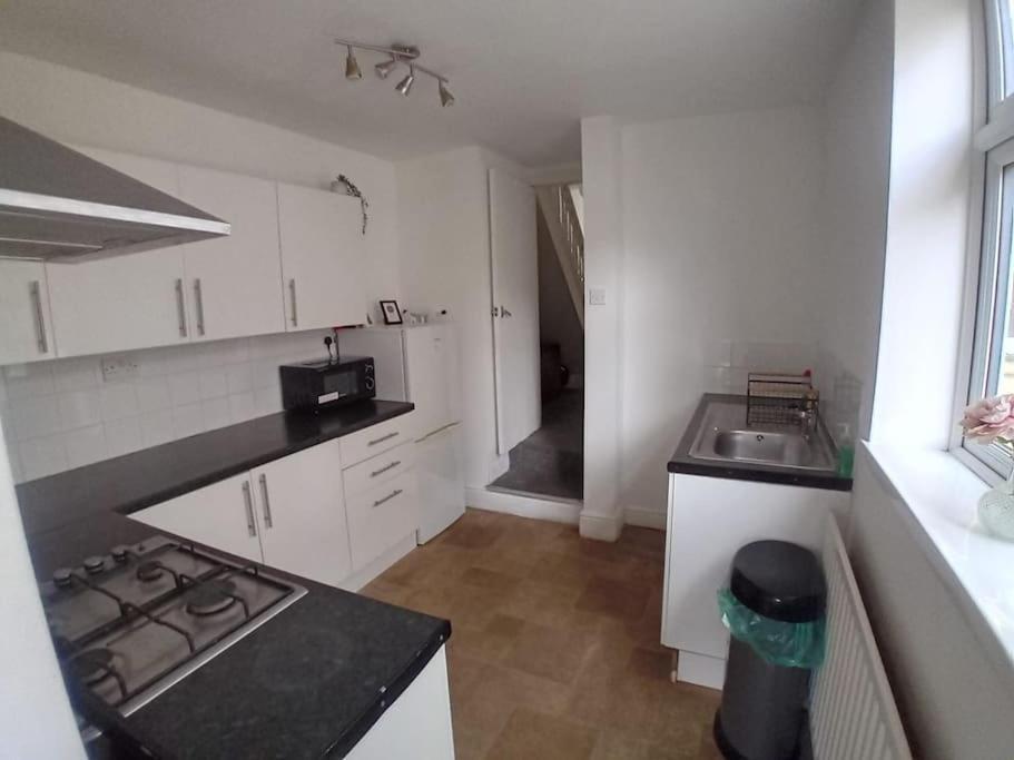 Large Family Home Central Location 3 Double Bedrooms And 1 Single Bedroom Cardiff Zewnętrze zdjęcie