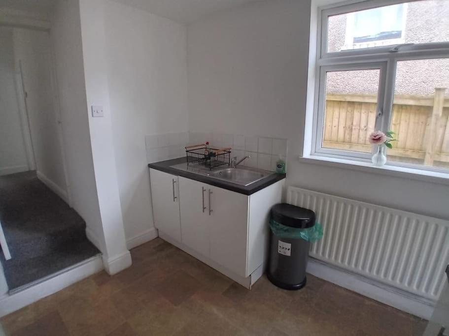 Large Family Home Central Location 3 Double Bedrooms And 1 Single Bedroom Cardiff Zewnętrze zdjęcie