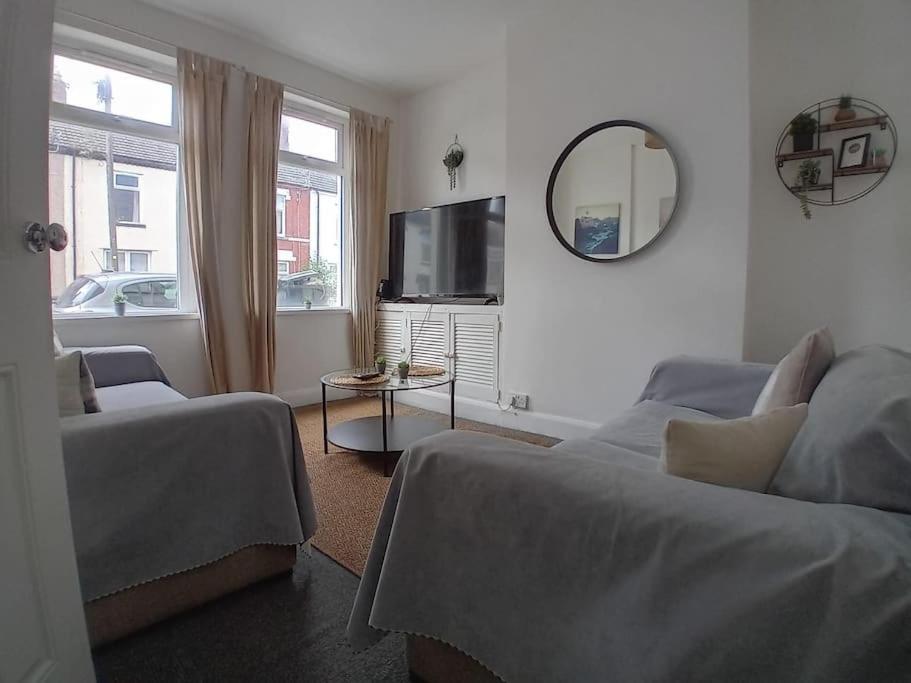 Large Family Home Central Location 3 Double Bedrooms And 1 Single Bedroom Cardiff Zewnętrze zdjęcie
